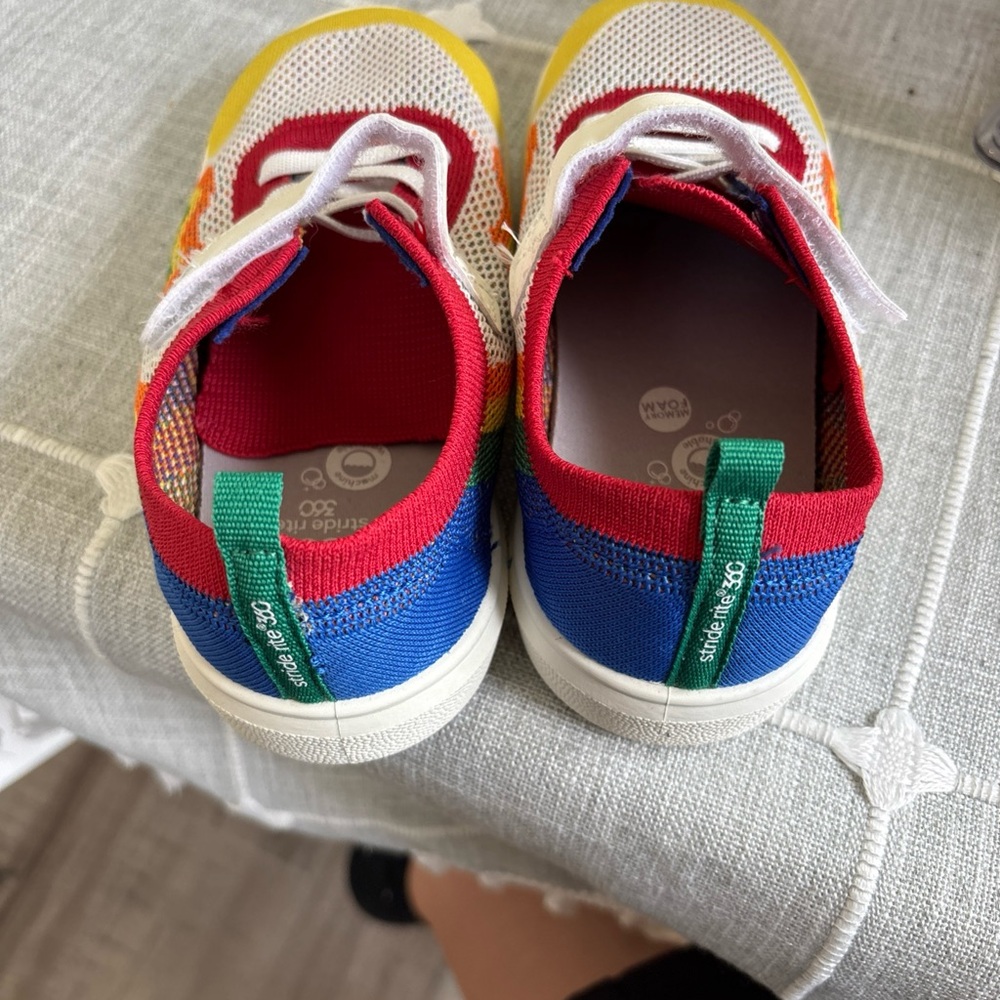 Stride Rite 360 Unisex Rainbow Sz 11 kid Sneakers